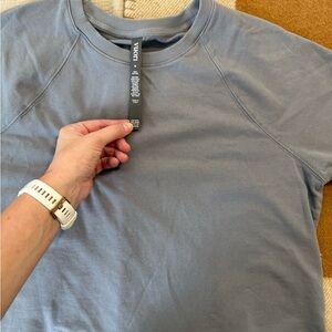 Vuori Short Sleeve Mackenzie Top in Grey